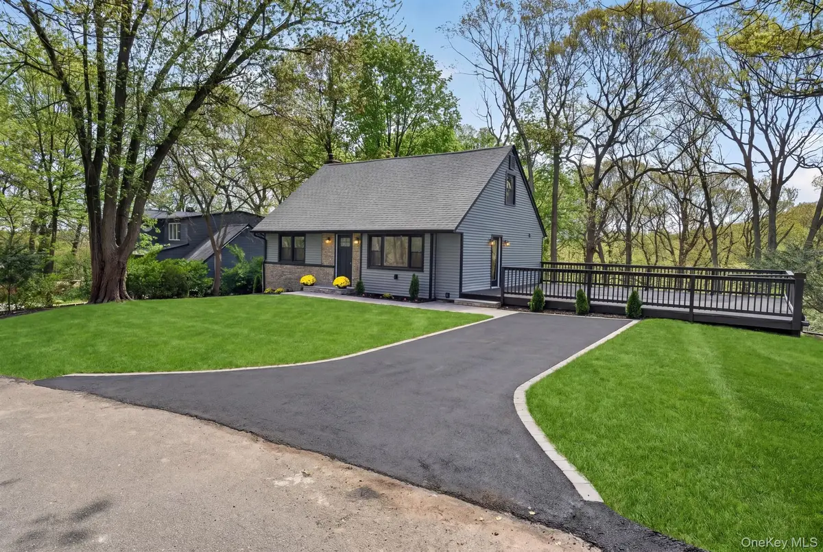 33 Tuscarora Drive, Centerport, NY 11721 - #1