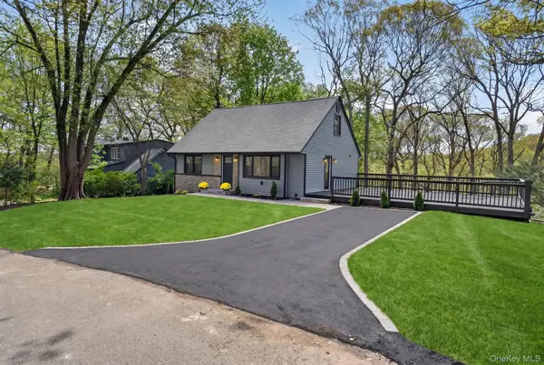 33 Tuscarora Drive, Centerport, NY 11721