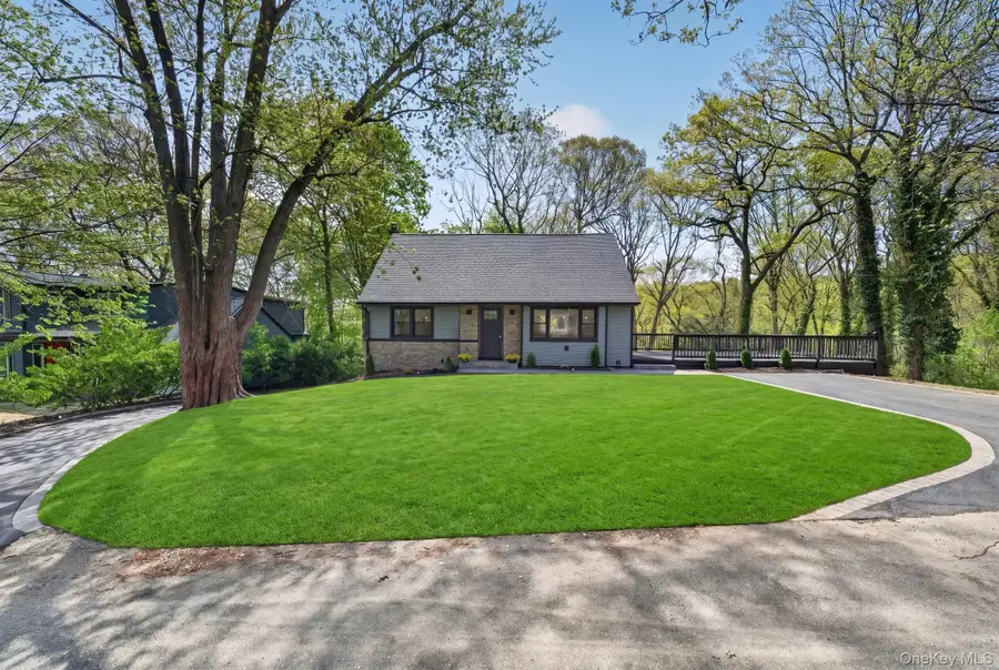 33 Tuscarora Drive, Centerport, NY 11721 - #2