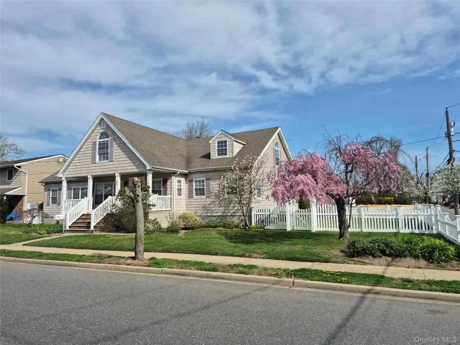 9 E Henrietta Avenue, Oceanside, NY 11572 - #2