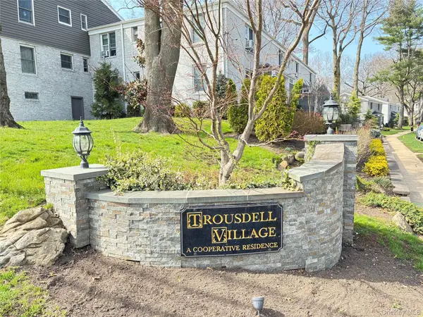 77 Glen Keith Road #77L, Glen Cove, NY 11542