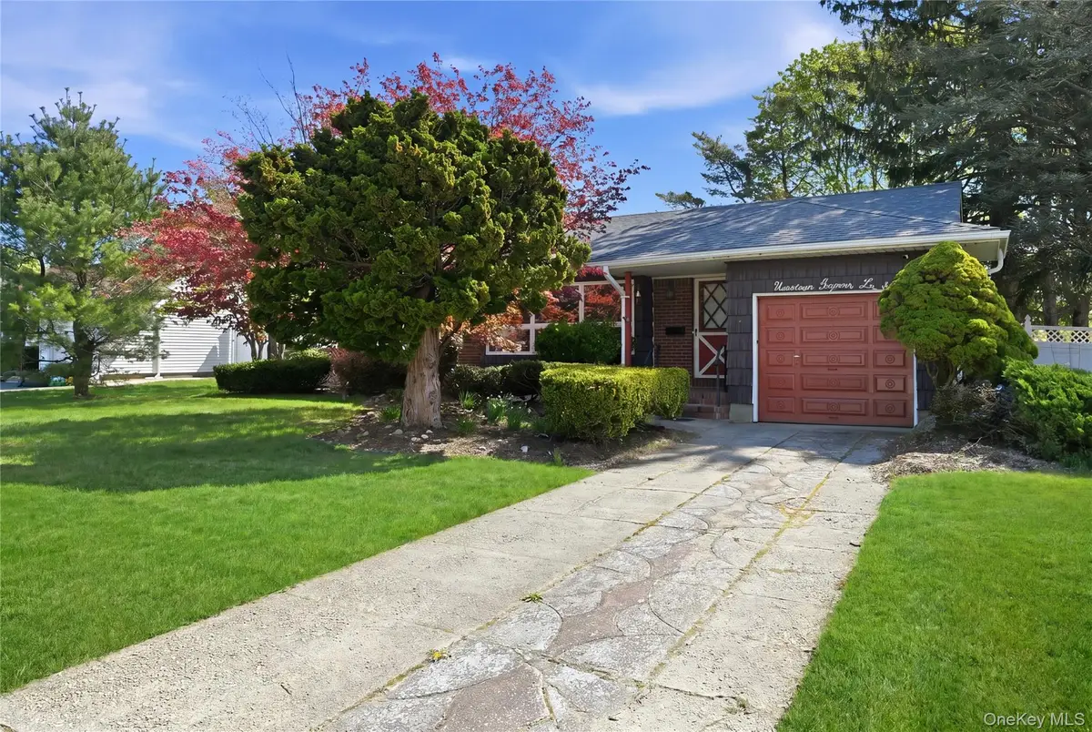 19 Gaymor Lane, Commack, NY 11725 - #1