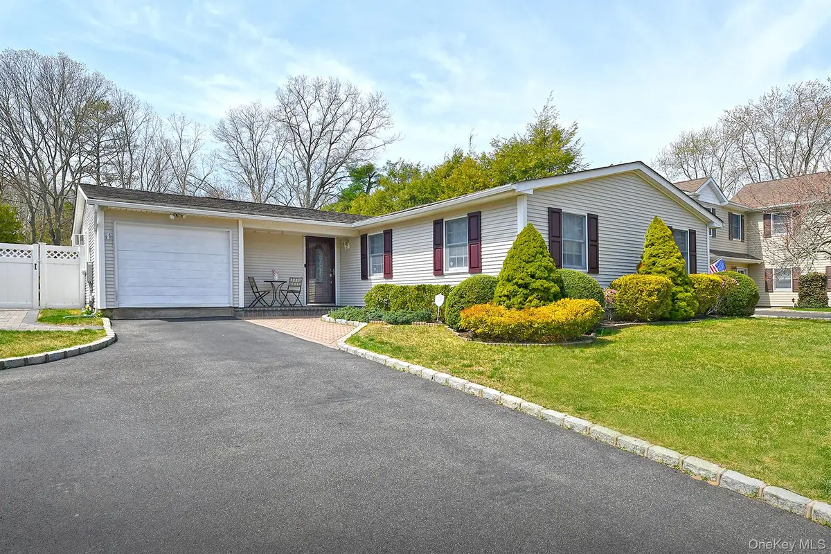 186 11th Avenue, Holtsville, NY 11742 - #1