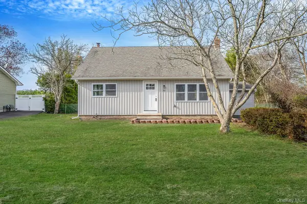 33 Harts Road, East Moriches, NY 11940