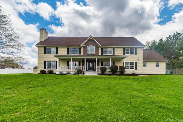 107 Dunthorne Drive, Bloomingburg, NY 12721