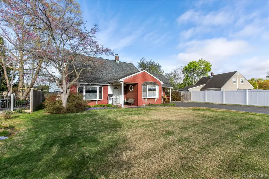 5 Crabtree Lane, Levittown, NY 11756 - #2