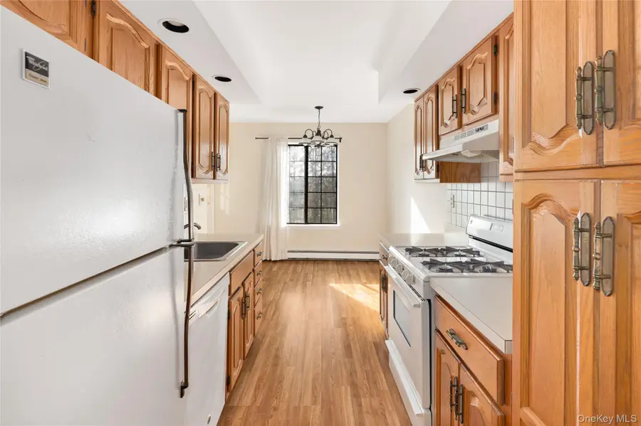 33 Foxwood Circle, Mount Kisco, NY 10549 - #3