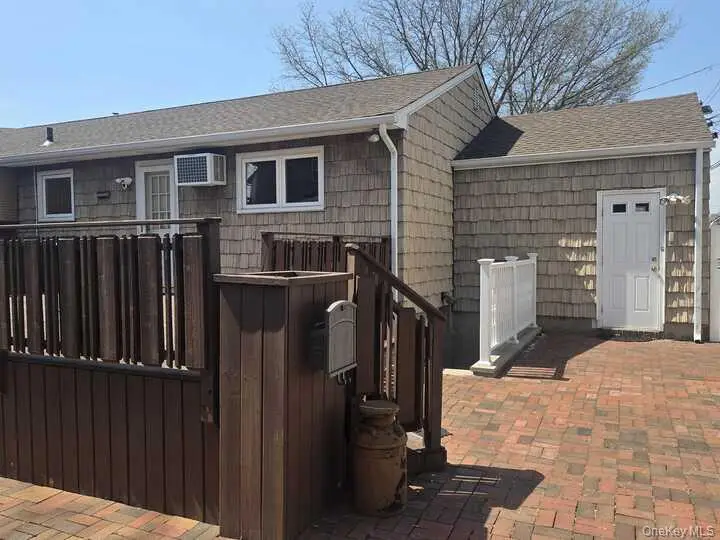 21 Norman Street, Lynbrook, NY 11563 - #3