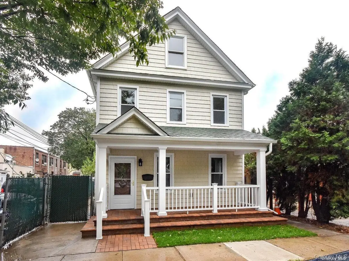 4 S 8th Street, New Hyde Park, NY 11040 - #1