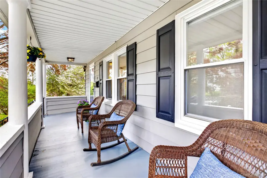 17 Neulist Avenue, Port Washington, NY 11050 - #3