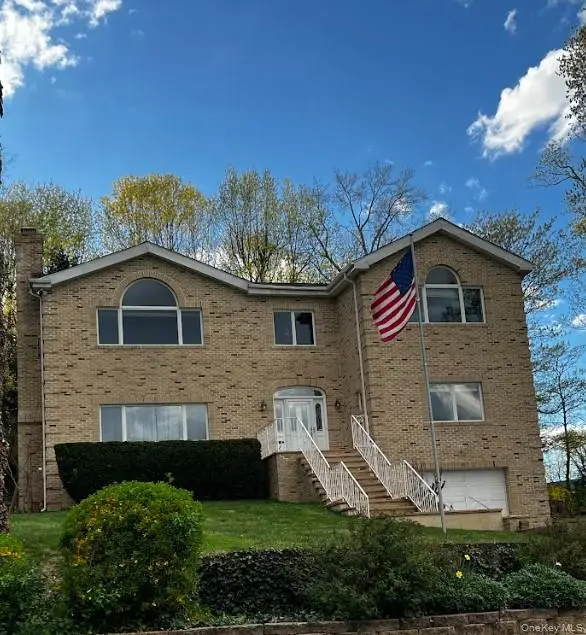 16 E Slope Road, Bayville, NY 11709 - #2