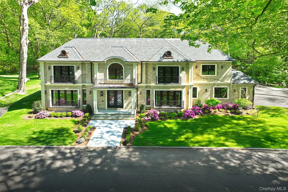 20 Knollwood Road, Brookville, NY 11545 - #1