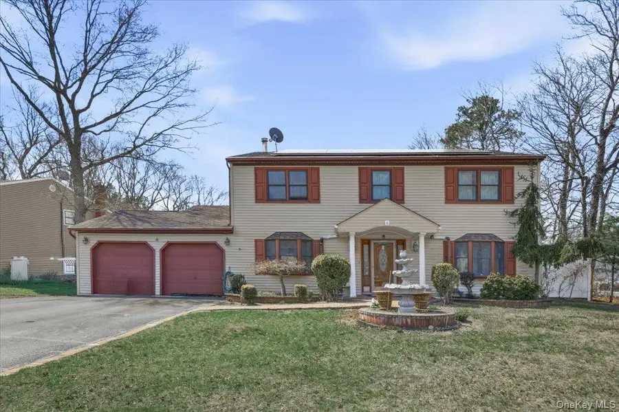 4 Winding Lane, Islandia, NY 11749 - #3