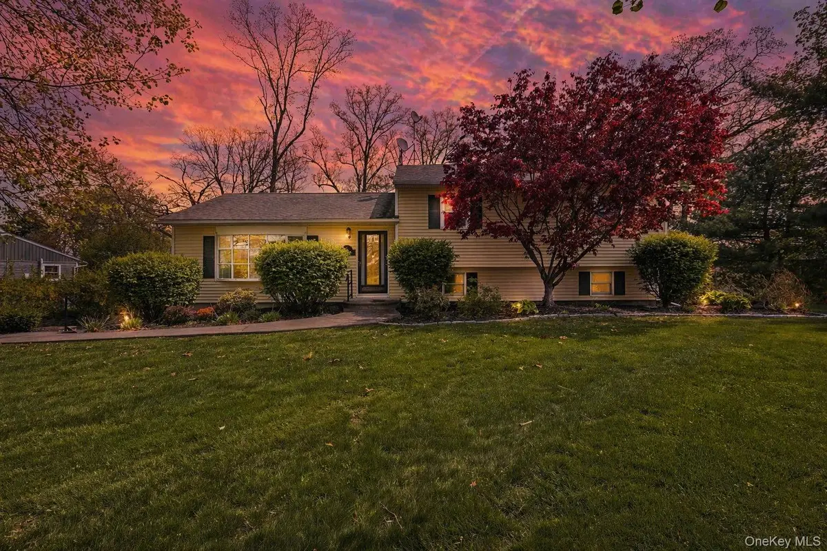 3 Regimental Place, New Windsor, NY 12553 - #1