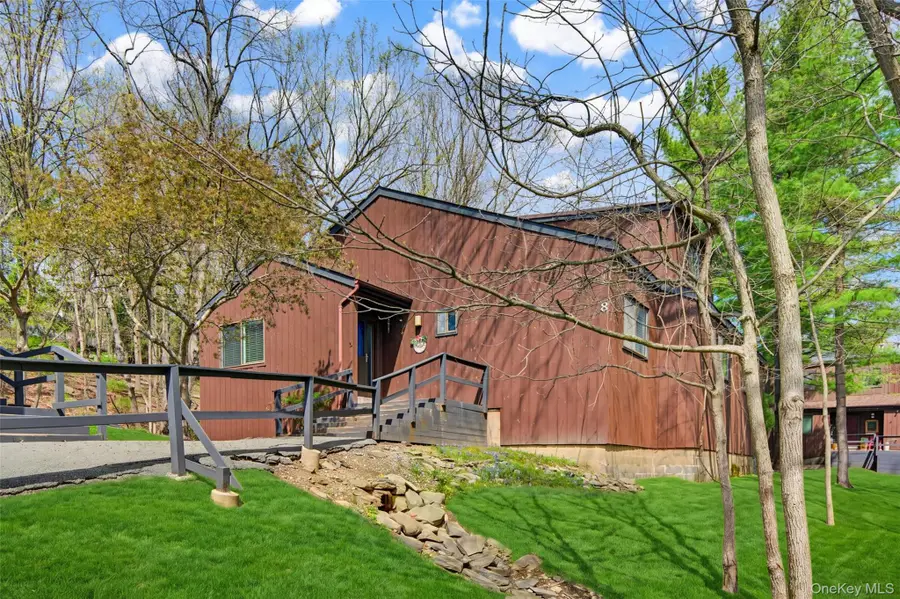8 Laurel Court, Highland Mills, NY 10930 - #2