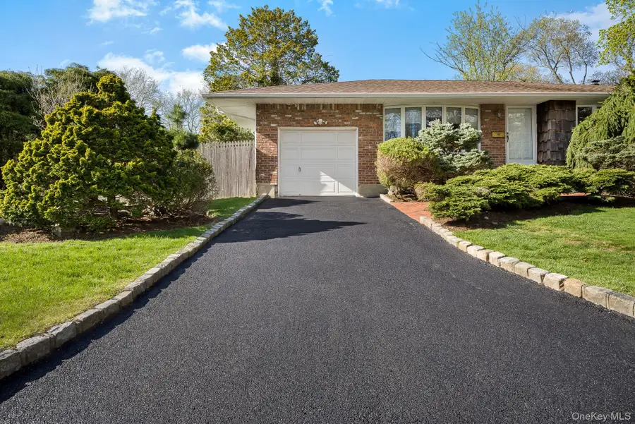 15 Saddle Lane, Huntington Station, NY 11746 - #2