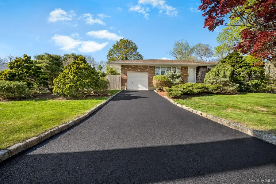 15 Saddle Lane, Huntington Station, NY 11746 - #3