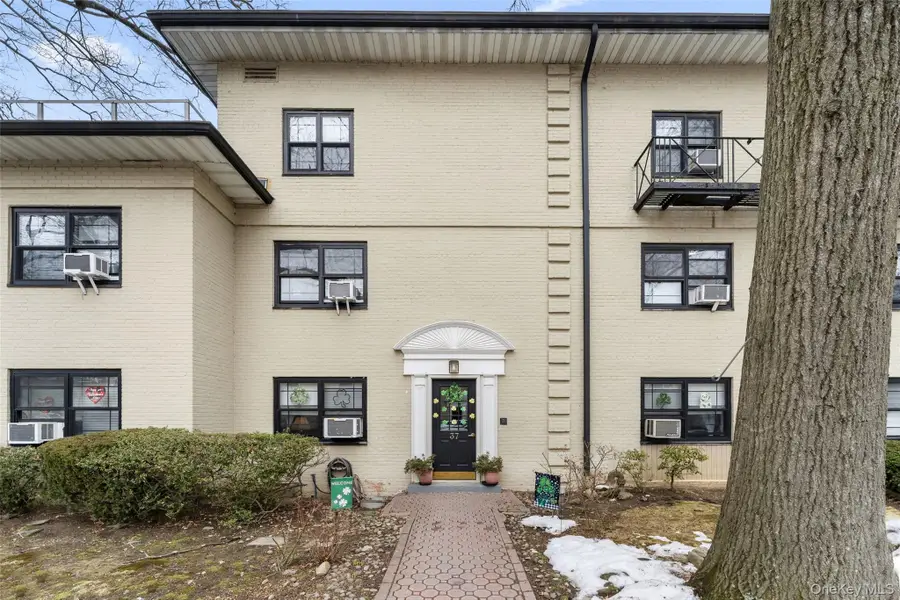 37 Manchester Road #2R, Eastchester, NY 10509 - #2