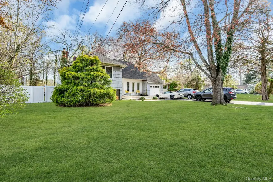 4 Clearbrook Drive, Smithtown, NY 11787 - #3