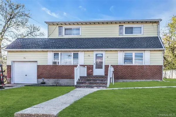 60 E Carmans Road, Farmingdale, NY 11735