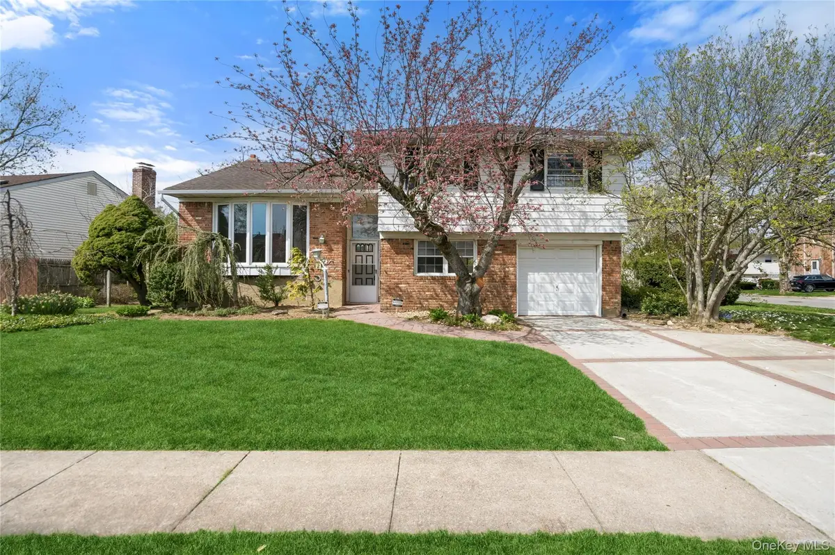 2 Starfire Lane, Williston Park, NY 11596 - #1