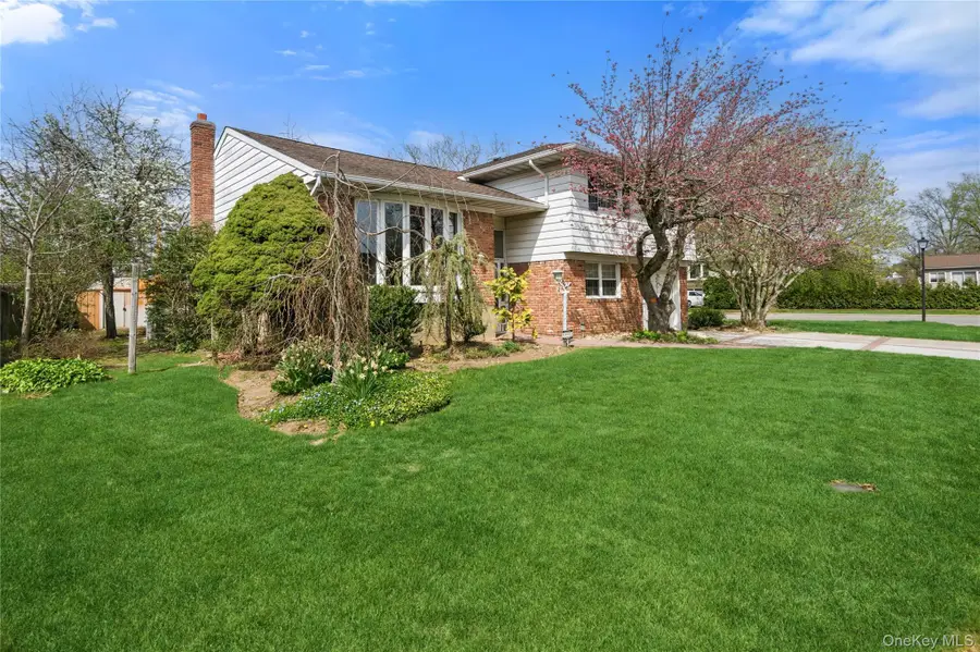 2 Starfire Lane, Williston Park, NY 11596 - #3