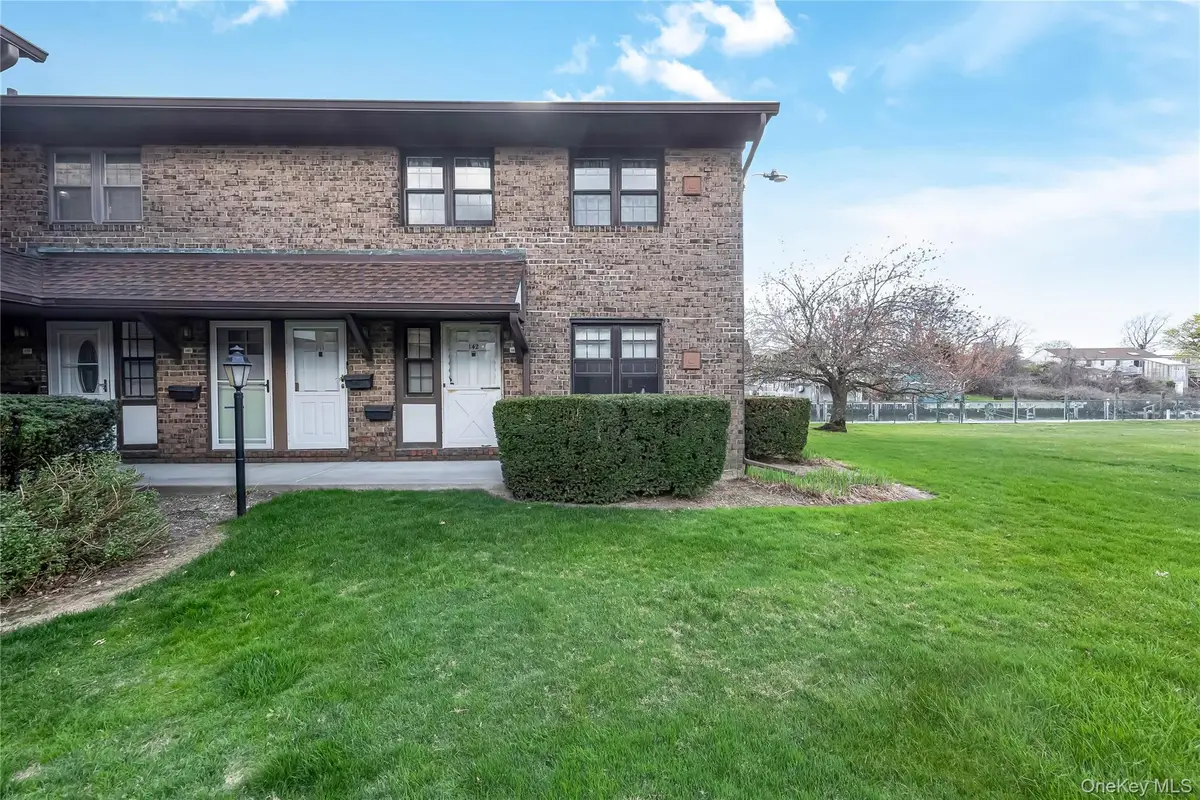 140 Mariners Way, Copiague, NY 11726 - #1