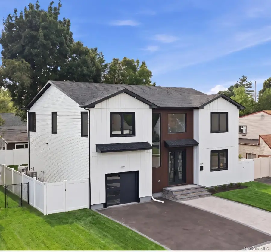 182 Friends Lane, Westbury, NY 11590 - #3