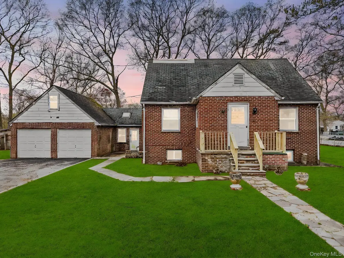 25 Revilo Avenue, Shirley, NY 11967 - #1