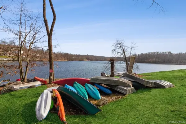 24 Leisure Way, Mohegan Lake, NY 10547