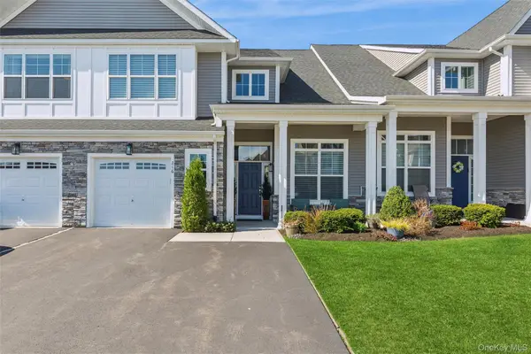 216 Belmont Circle, Yaphank, NY 11980