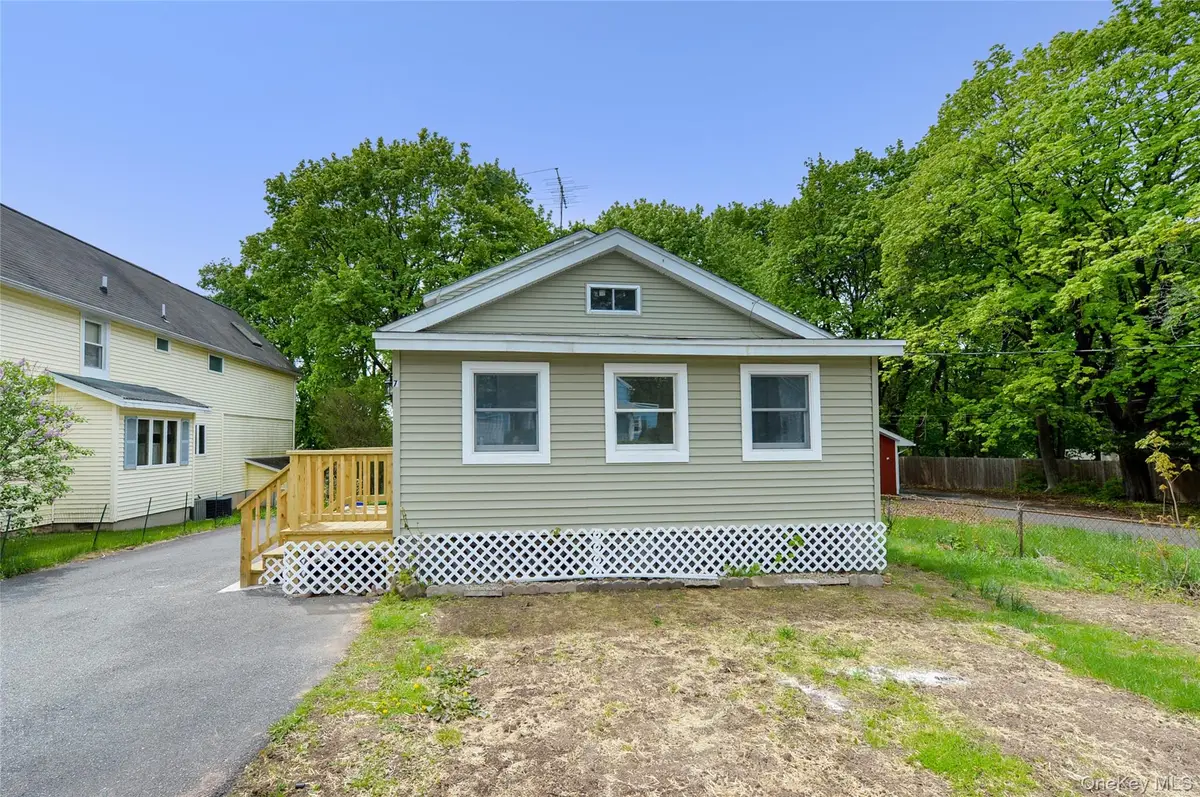 7 Pioneer Avenue, Suffern, NY 10901 - #1