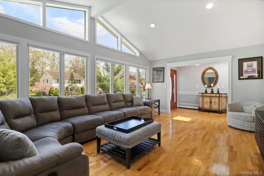 59 S Constitution Drive, Tappan, NY 10983 - #2