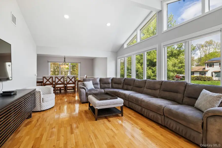 59 S Constitution Drive, Tappan, NY 10983 - #3