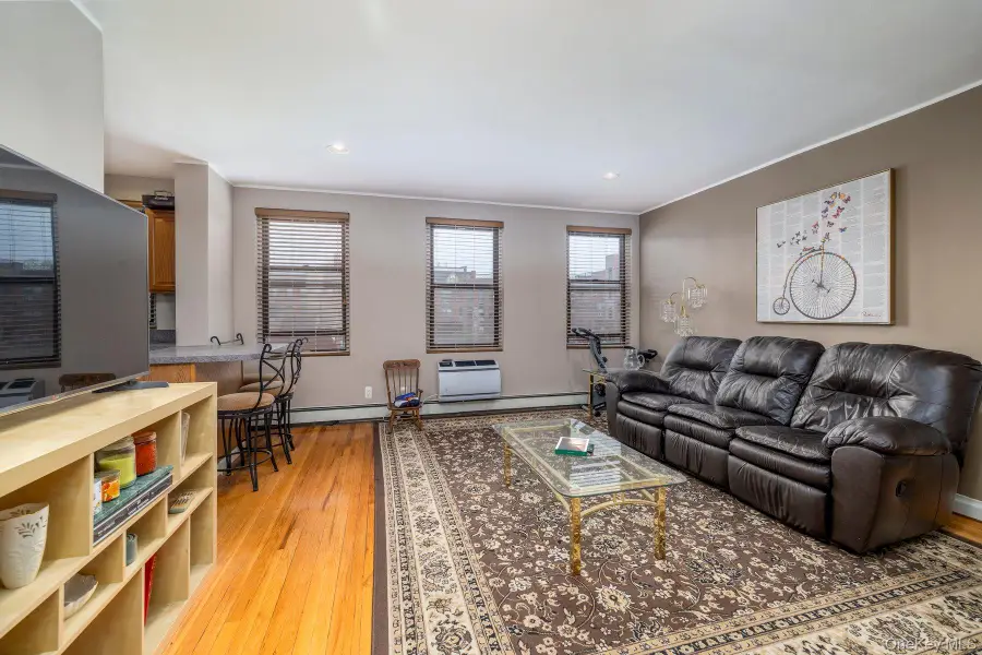 1 Jefferson Avenue #H8, Rockville Centre, NY 11570 - #2