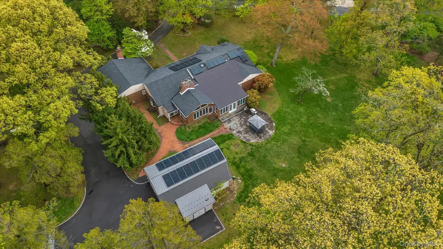 4 Dolphins Rise, Lloyd Harbor, NY 11743 - #2