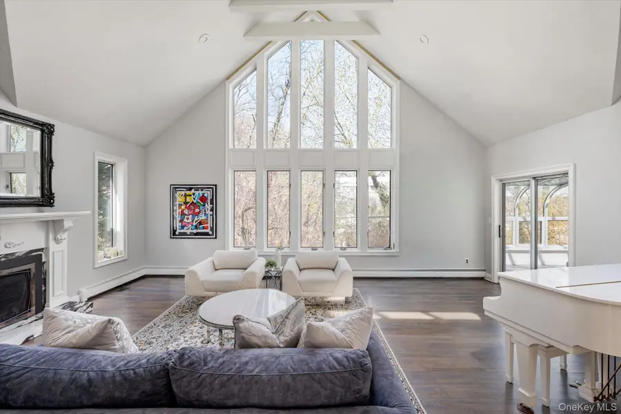 8 Verity Lane, Roslyn, NY 11576 - #2