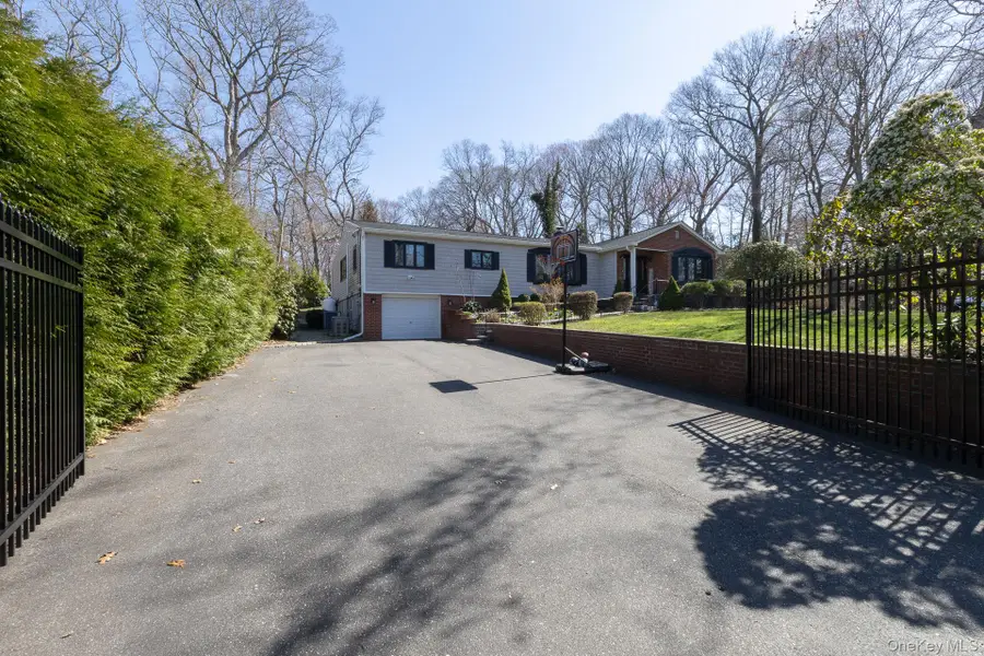 323 Pipe Stave Hollow Road, Miller Place, NY 11764 - #3