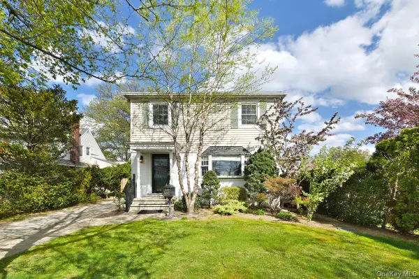 295 New Hyde Park Road, Garden City, NY 11530