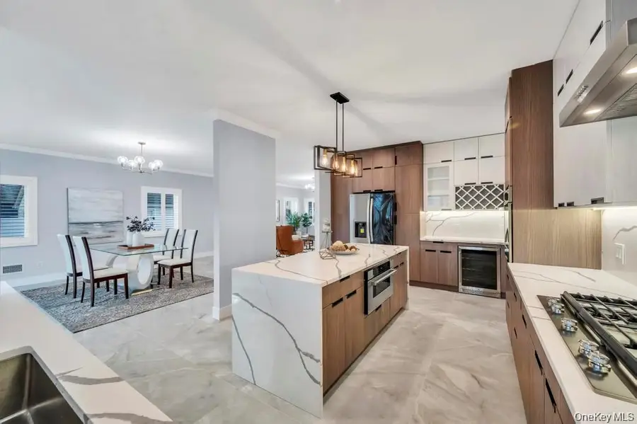 185 9th Street, Hicksville, NY 11801 - #3