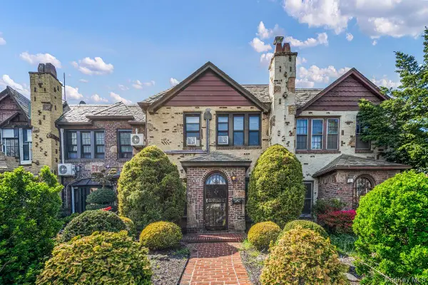 89-07 63rd Avenue, Rego Park, NY 11374