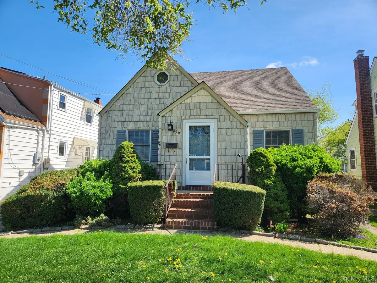 956 Cherry Lane, Floral Park, NY 11001 - #1