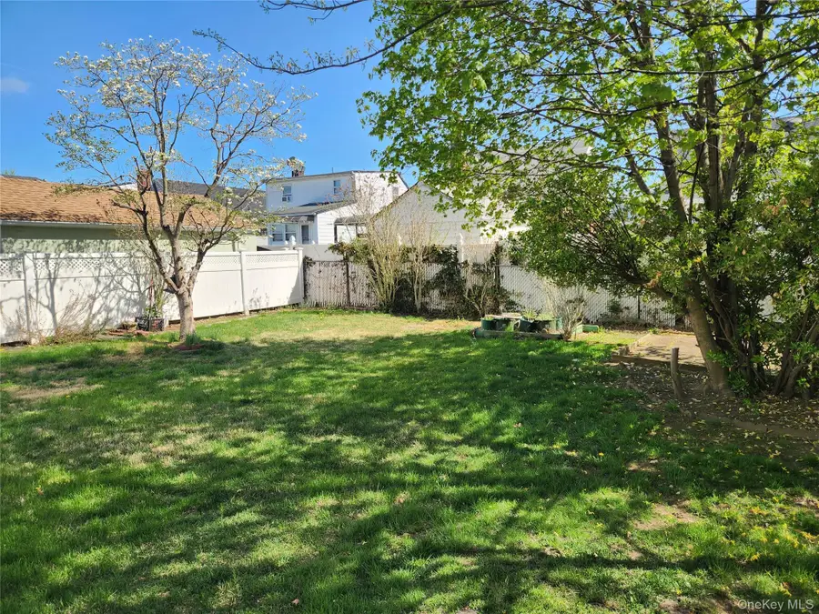 956 Cherry Lane, Floral Park, NY 11001 - #3