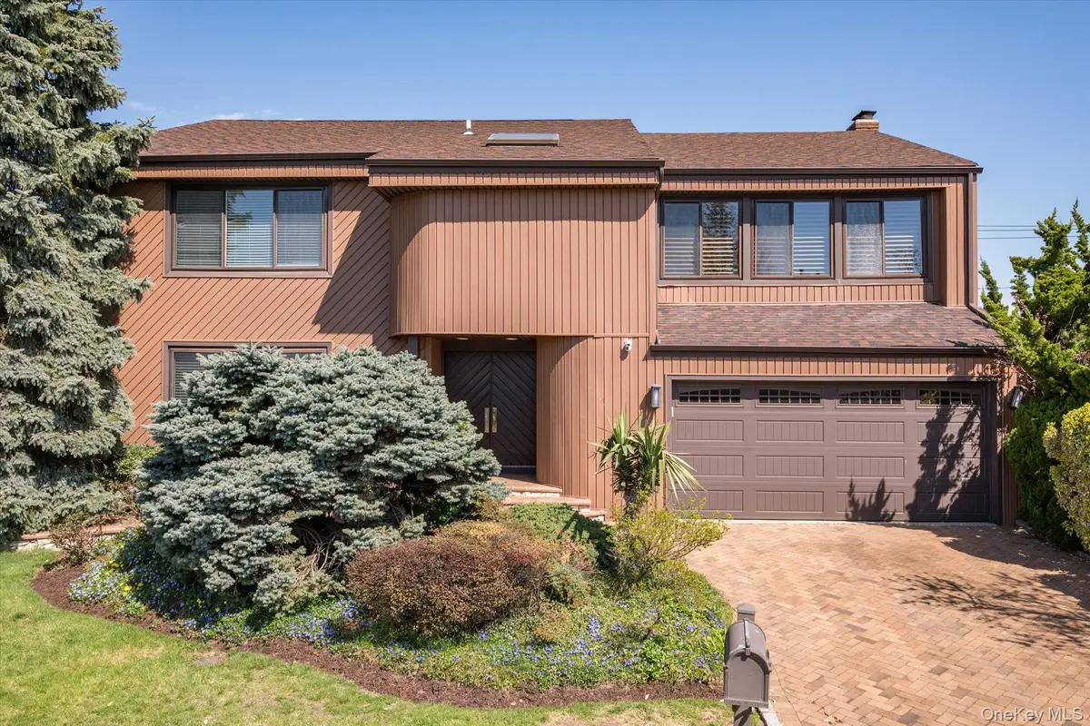 25 Princeton Drive, Syosset, NY 11791 - #1