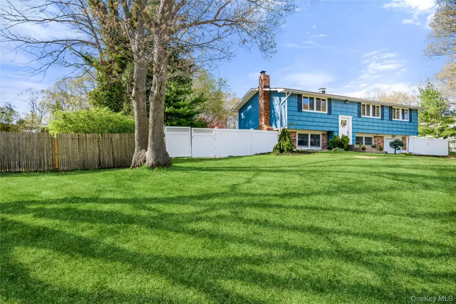 12 Branch Lane, East Setauket, NY 11733 - #2