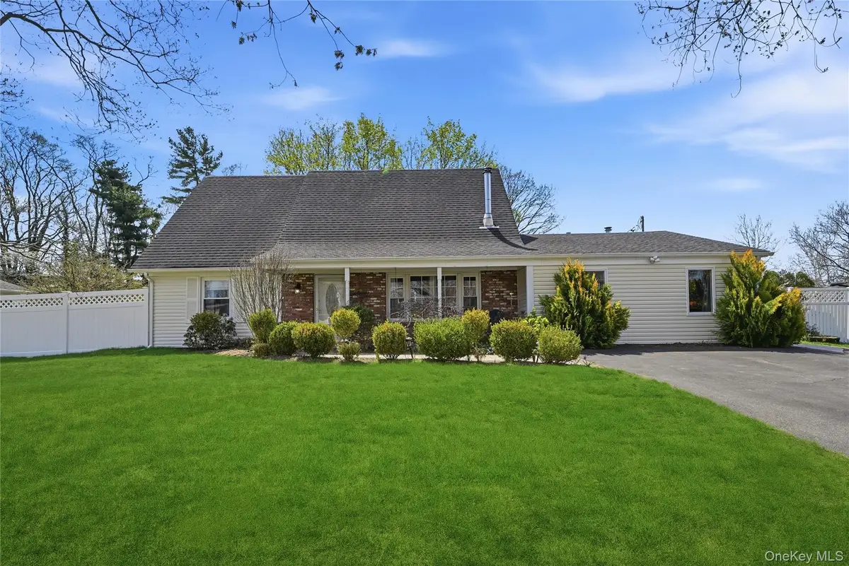 18 Marwood Place, Stony Brook, NY 11790 - #1