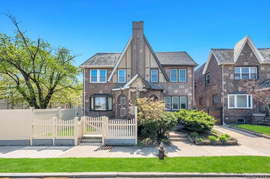 164-26 Grand Central Parkway, Jamaica, NY 11432 - #1