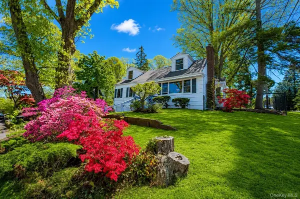 10 Mckenzie Street, Huntington, NY 11743