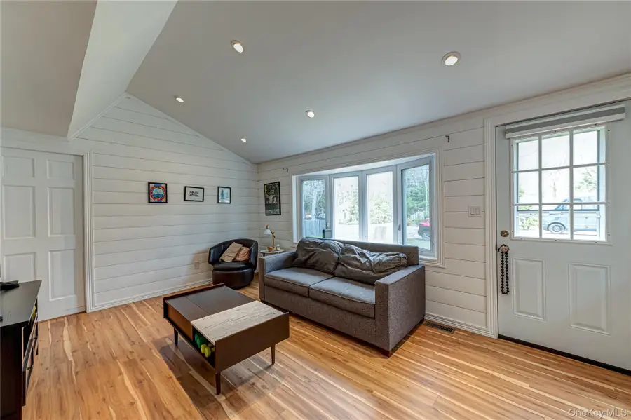 6 Longview Drive, East Quogue, NY 11942 - #2