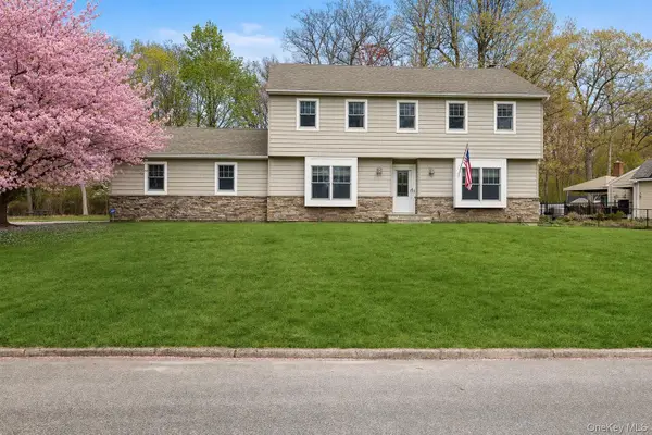 7 Midfield Street, Stony Brook, NY 11790